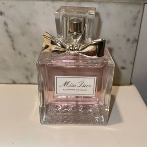 Dior blooming bouquet